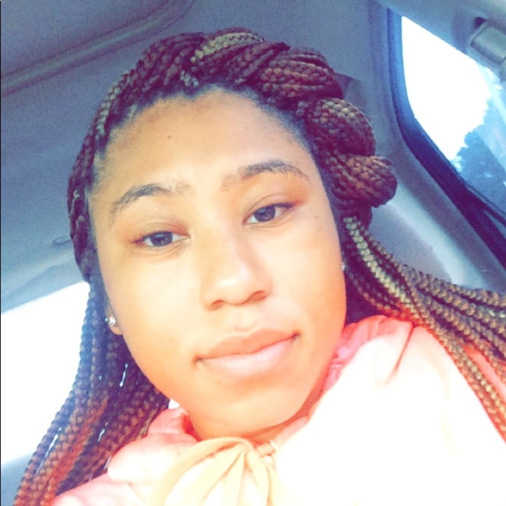 Meet your Posher, Kayla
